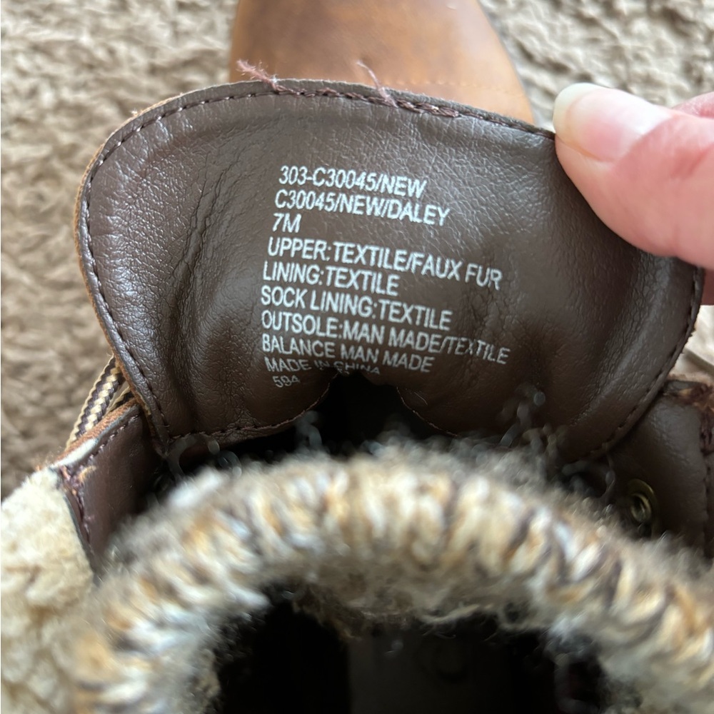 Women’s fall boots - Picture 4 of 4